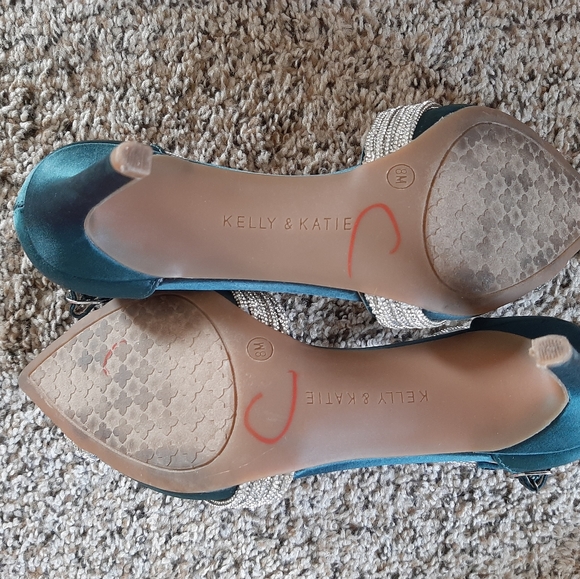 Kelly & Katie Bordyn Green Pump - Gorgeous - Size 8 - Picture 8 of 8